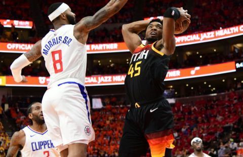  卡尔斯鲁厄防守稳固零封对手收获首胜果