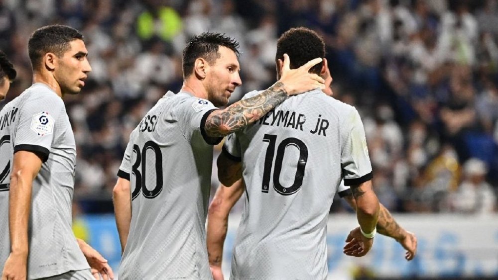  绍切克远射建功西汉姆联主场力擒托特纳姆