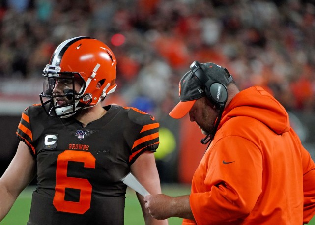  法兰克福防守反击战术得当客场力擒狼堡