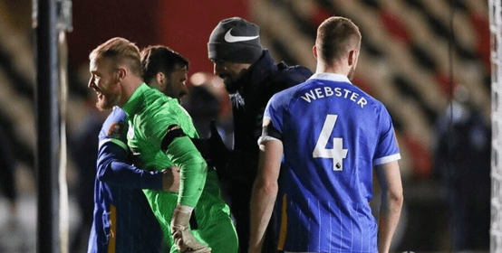  海鸥振翅高翔，布莱顿客场爆冷战胜热刺改写历史