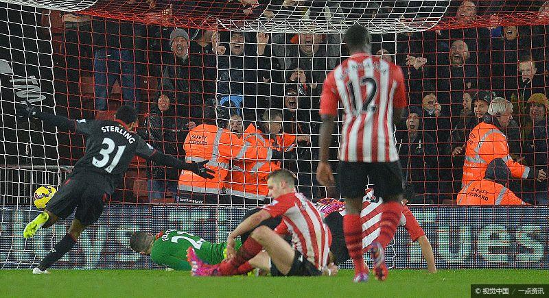  普劳斯任意球破门南安普敦主场爆冷击败热刺  